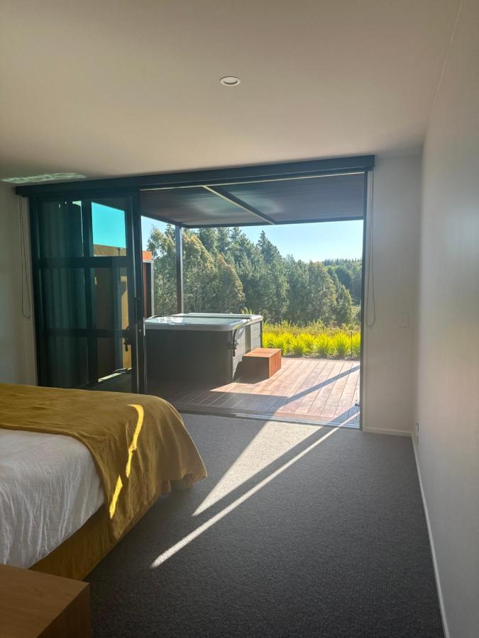 Harakeke Boutique Accommodation Mahana Bagian luar foto